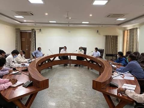 Coronavirus: आगरा आए अफसरों ने मांगा IMA से सहयोग, मदद का मिला भरोसा