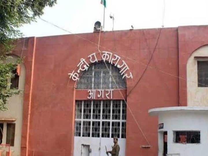Coronavirus infection reaches to agra central jail आगरा: सेंट्रल जेल कोरोना वायरस का बना नया ठिकाना...10 मरीज मिलने के बाद 100 कैदी क्वारंटीन