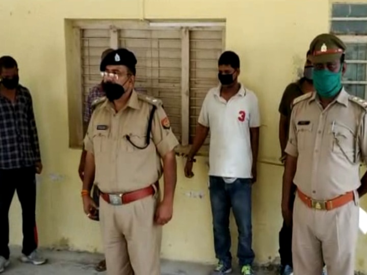Gorakhpur police arrested Five ATM thugs gang arrested five accused गोरखपुर: ATM कार्ड बदलकर ठगी करने वाले अंतरजनपदीय गिरोह का पर्दाफाश, पांच ठग गिरफ्तार