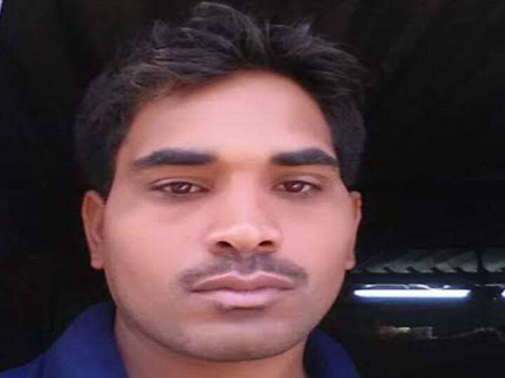 Jaunpur: पांच घंटे पहले ही गुजरात से लौटा था घर, पुरानी रंजिश में चले लाठी-डंडों ने ले ली जान During Clash between two groups in Jaunpur one man murdered three injured Jaunpur: पांच घंटे पहले ही गुजरात से लौटा था घर, पुरानी रंजिश में चले लाठी-डंडों ने ले ली जान