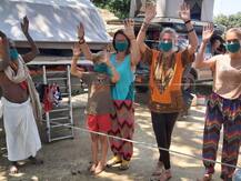 महाराजगंज: भोजपुरी भी बोलने लग गया फ्रांसीसी परिवार, गांववालों के साथ कुछ ऐसे एंजॉय कर रहा है लॉकडाउन