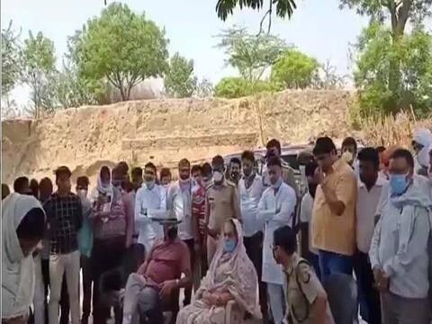 आगरा: दुष्कर्म पीड़िता ने पूर्व मंत्री पर लगाया आरोप, बयान बदलने के लिये बना रहे दबाव, गांव में की पंचायत आगरा: दुष्कर्म पीड़िता ने पूर्व मंत्री पर लगाया आरोप, बयान बदलने के लिये बना रहे दबाव, गांव में की पंचायत
