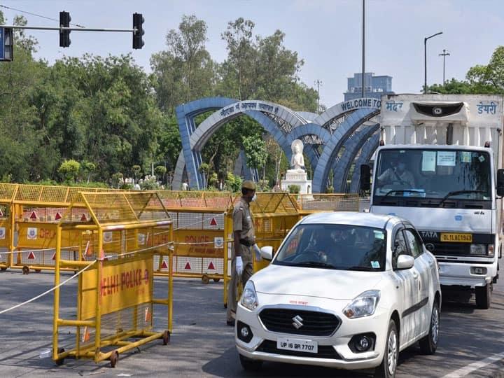 सीमा सील होने की वजह से नोएडा-दिल्ली बॉर्डर पर लगा लंबा जाम, बिना पास के नहीं हो रही एंट्री