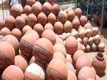 जालौन: कुम्हारों पर पड़ रही है लॉकडाउन की मार, ग्राहक नहीं मिलने से खड़ा हुआ रोजी रोटी का संकट