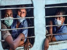 जालौन: रेलवे स्टेशन पर खाने-पीने की चीजों के लिए मची लूट, जमकर उड़ी सोशल डिस्टेंसिंग की धज्जियां