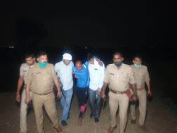 ग्रेटर नोएडा पुलिस और बदमाशों के बीच मुठभेड़, 25-25 हजार के दो इनामी वांछित गिरफ्तार 