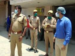 अलीगढ़: दिनदहाड़े एलआईसी की कैश वैन से 22 लाख रुपए लूटकर फरार हुए बदमाश, नहीं मिला सुराग