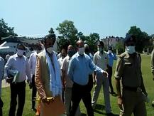 मंत्री सुरेश खन्ना ने सहारनपुर मेडिकल कॉलेज का किया निरीक्षण, बोले- अब डालनी होगी कोरोना के साथ जीने की आदत