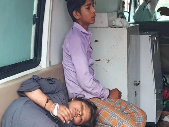 शाहजहांपुर: चाट खाने के बाद 50 से अधिक लोग हुए बीमार, तीन बच्चों को जिला अस्पताल किया गया रेफर