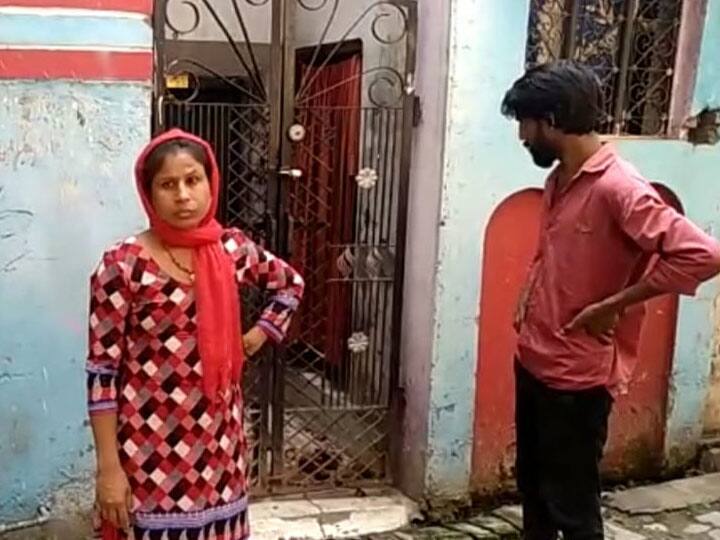 मुरादाबाद: पड़ोसियों ने पिता पुत्र को उतारा मौत के घाट, सरकार ने बेटी को दी 8 लाख 25 हजार रुपये की आर्थिक मदद