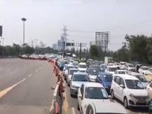 फेल हो गए नोएडा पुलिस के सारे इंतजाम, दिल्ली-नोएडा बार्डर पर लगा भीषण जाम
