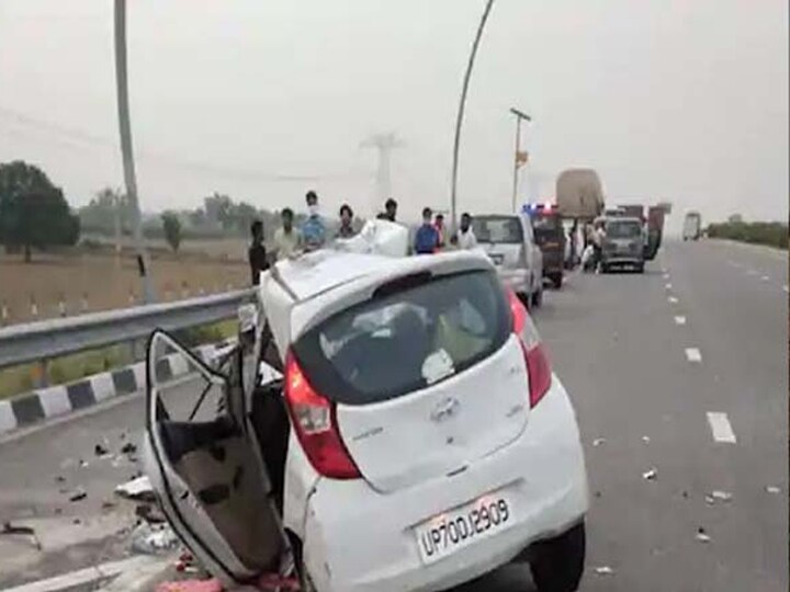 Five killed in car and truck collision in Firozabad one in critical condition UP: फिरोजाबाद में कार और ट्रक की टक्कर में एक ही परिवार के पांच लोगों की मौत, एक की हालत गंभीर
