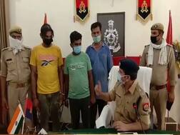 यूपी: मुजफ्फरनगर में अवैध शराब की फैक्ट्री का भंडाफोड़, पुलिस की छापेमारी में 10 लाख की शराब बरामद, 3 गिरफ्तार