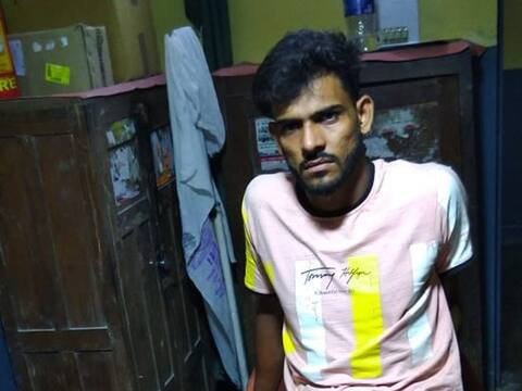 बुलंदशहर में मुठभेड़ के दौरान 25 हजार का इनामी बदमाश गिरफ्तार, गोलीबारी में हुआ घायल बुलंदशहर में मुठभेड़ के दौरान 25 हजार का इनामी बदमाश गिरफ्तार, गोलीबारी में हुआ घायल